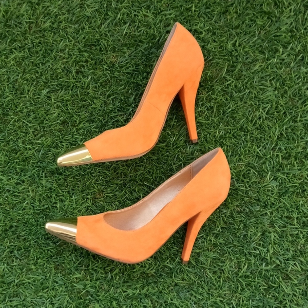 Shoes - Picture 2 of 5